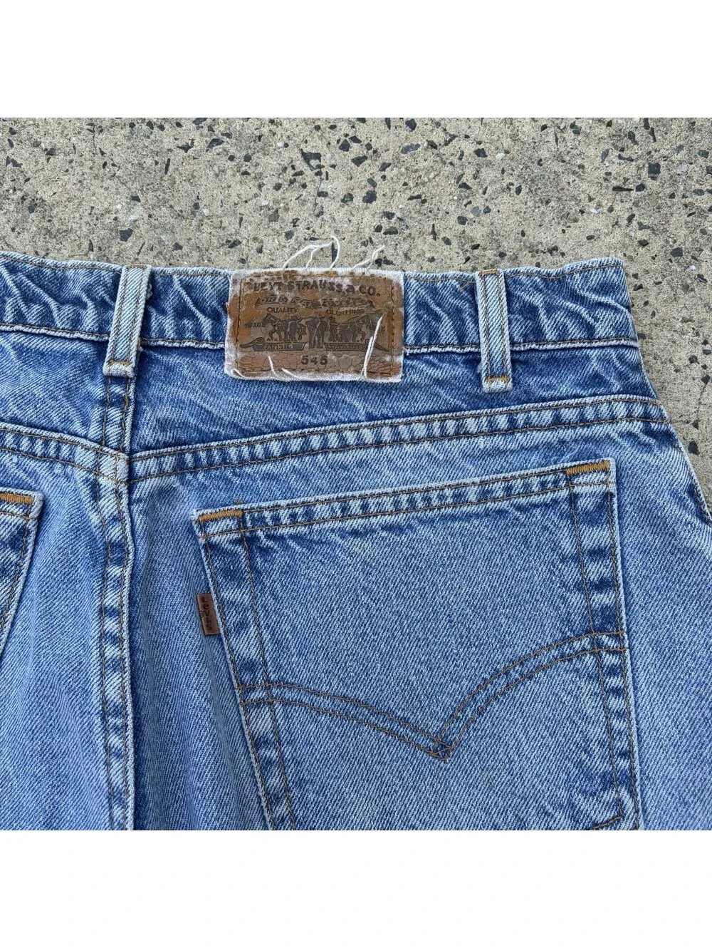 Vintage Levi's Signature 545 Loose Fit Jeans Men's 35x30 USA Light Wash 1994 90s